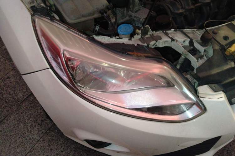 Used Ford Focus 2012 Sedan 1.6L Automatic Comfort Model Right Front Headlight