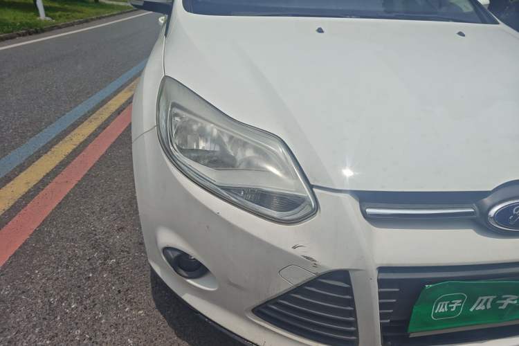 Used Ford Focus 2012 Hatchback 1.6L Automatic Comfort Model Right Front Headlight