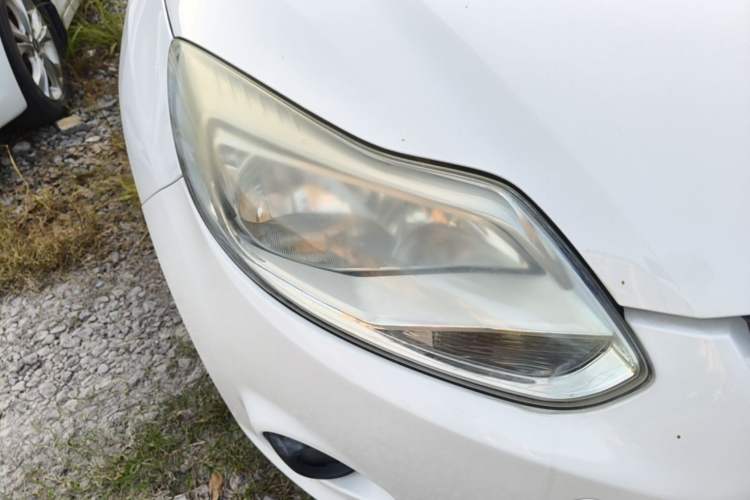 Used Ford Focus 2012 Sedan 1.6L Automatic Comfort Model Right Front Headlight