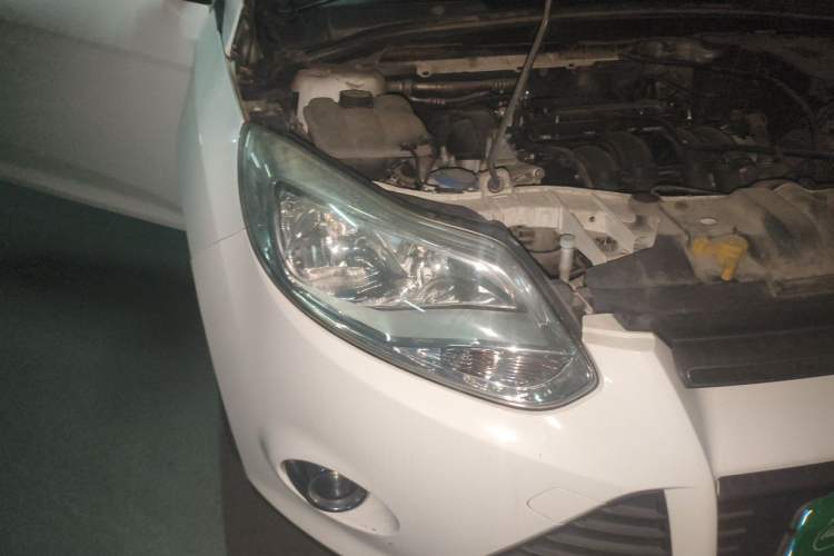 Used Ford Focus 2012 Hatchback 1.6L Manual Fashion Edition Right Front Headlight