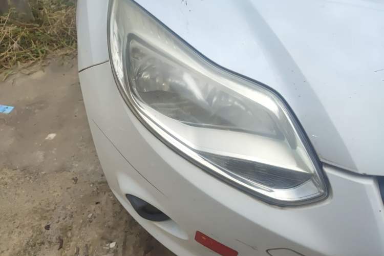 Used Ford Focus 2012 Hatchback 1.6L Manual Comfort Model Right Front Headlight