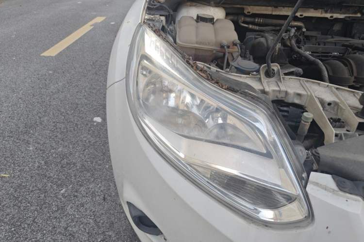 Used Ford Focus 2012 Sedan 1.6L Manual Comfort Model Right Front Headlight