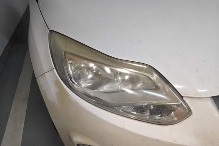Used Ford Focus 2012 Hatchback 1.6L Automatic Fashion Edition Right Front Headlight