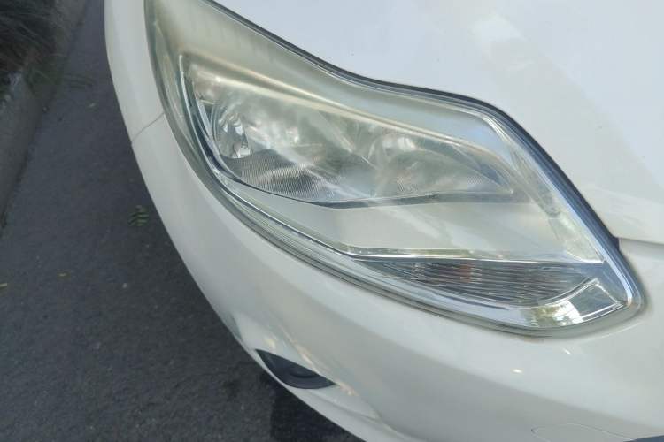 Used Ford Focus 2012 Hatchback 1.6L Automatic Comfort Model Right Front Headlight