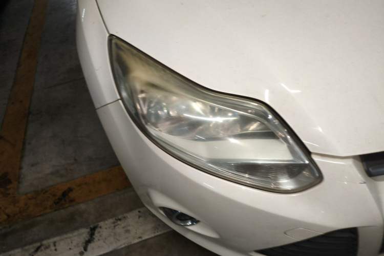 Used Ford Focus 2012 Sedan 1.6L Automatic Fashion Edition Right Front Headlight