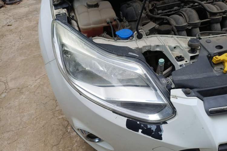 Used Ford Focus 2012 Sedan 1.6L Automatic Fashion Edition Right Front Headlight