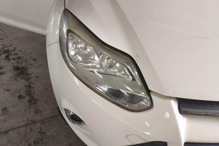 Used Ford Focus 2012 Hatchback 1.6L Automatic Fashion Edition Right Front Headlight