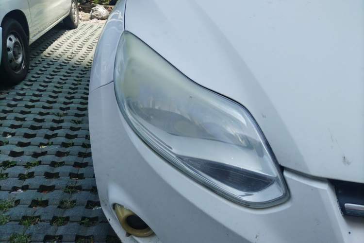 Used Ford Focus 2012 Sedan 1.6L Automatic Fashion Edition Right Front Headlight