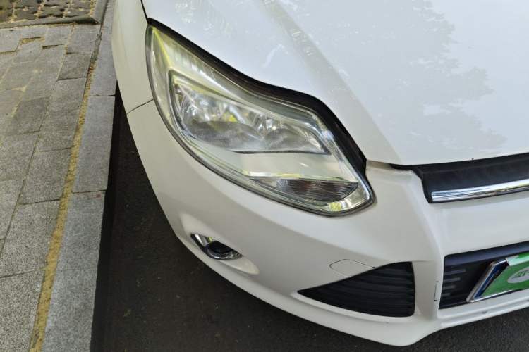 Used Ford Focus 2012 Hatchback 1.6L Manual Fashion Edition Right Front Headlight