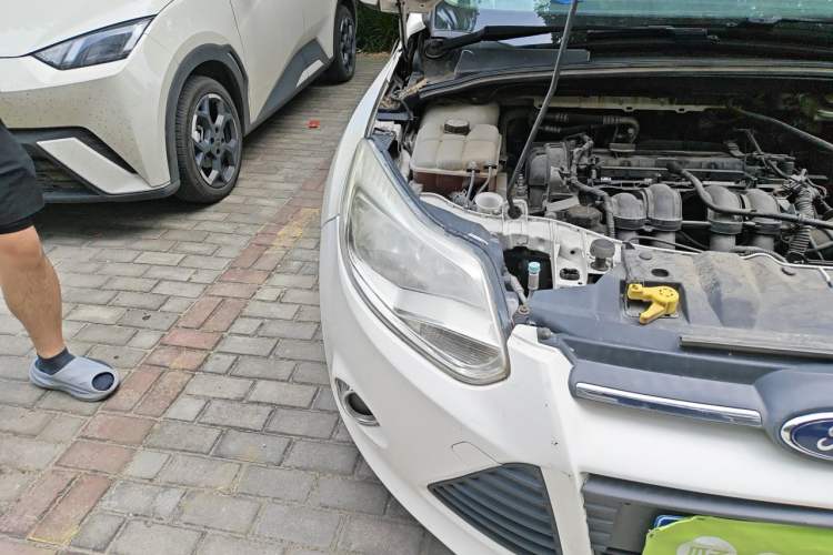 Used Ford Focus 2012 Hatchback 1.6L Automatic Fashion Edition Right Front Headlight