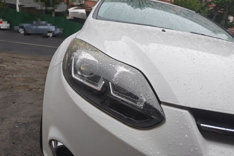 Used Ford Focus 2012 Hatchback 1.6L Automatic Fashion Edition Right Front Headlight