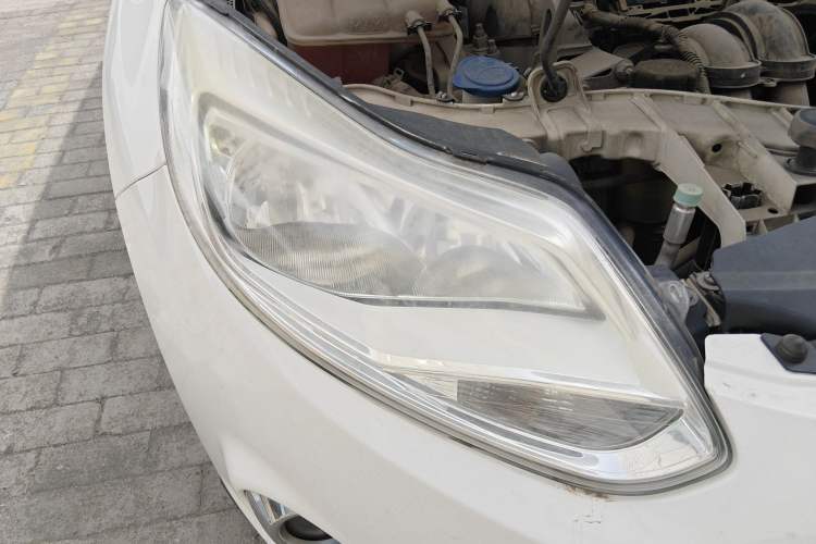 Used Ford Focus 2012 Hatchback 1.6L Automatic Fashion Edition Right Front Headlight