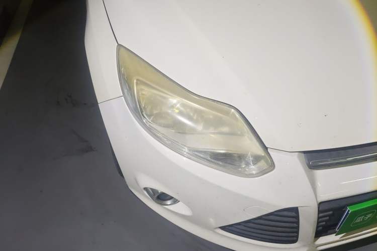 Used Ford Focus 2012 Sedan 1.6L Automatic Fashion Edition Right Front Headlight