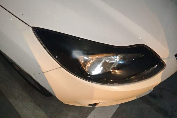 Used Ford Focus 2012 Hatchback 2.0L Automatic Luxury Sport Model Right Front Headlight