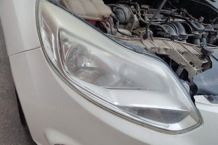 Used Ford Focus 2012 Hatchback 1.6L Automatic Comfort Model Right Front Headlight