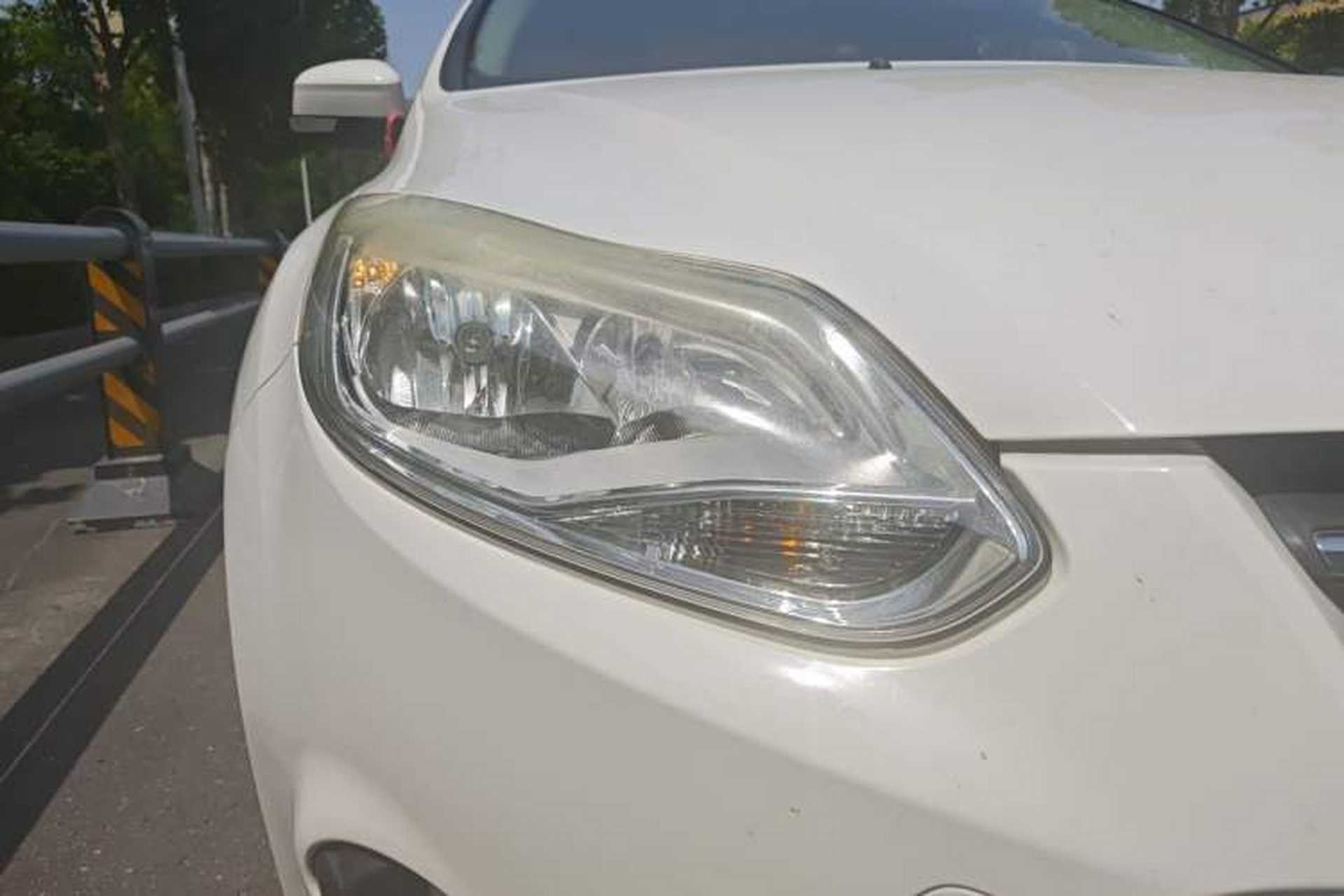 Used Ford Focus 2012 Sedan 1.6L Automatic Comfort Model Right Front Headlight