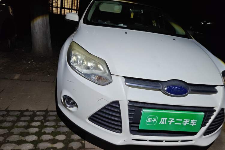 Used Ford Focus 2012 Hatchback 1.6L Automatic Fashion Edition Right Front Headlight