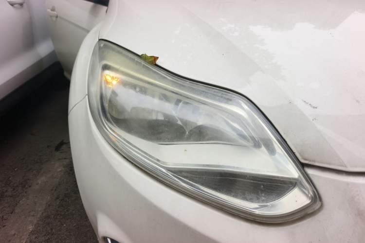 Used Ford Focus 2012 Hatchback 1.6L Automatic Fashion Edition Right Front Headlight