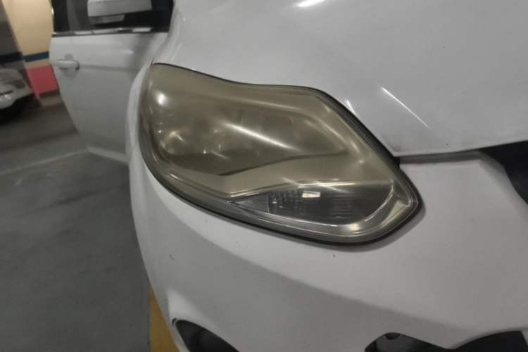Used Ford Focus 2012 Hatchback 1.6L Automatic Comfort Model Right Front Headlight