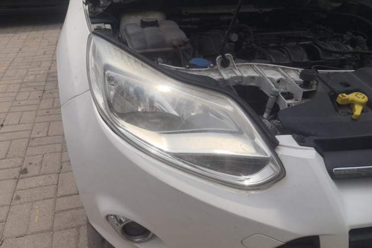 Used Ford Focus 2012 Hatchback 1.6L Automatic Fashion Edition Right Front Headlight