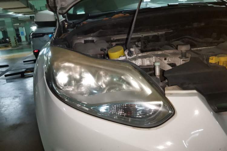 Used Ford Focus 2012 Sedan 1.6L Automatic Fashion Edition Right Front Headlight
