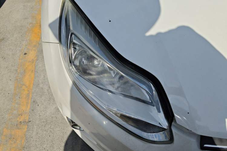 Used Ford Focus 2012 Hatchback 1.6L Automatic Fashion Edition Right Front Headlight