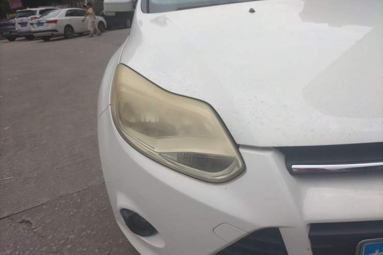 Used Ford Focus 2012 Sedan 1.6L Automatic Comfort Model Right Front Headlight