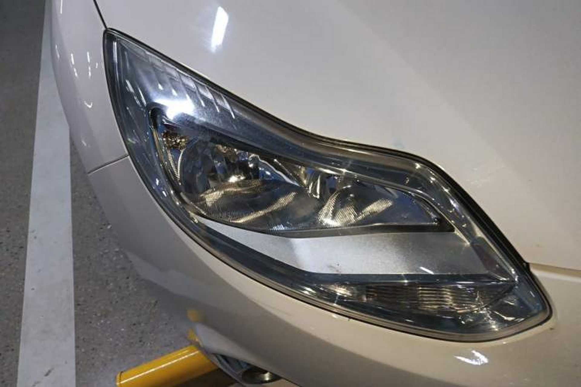 Used Ford Focus 2012 Sedan 1.6L Manual Fashion Edition Right Front Headlight