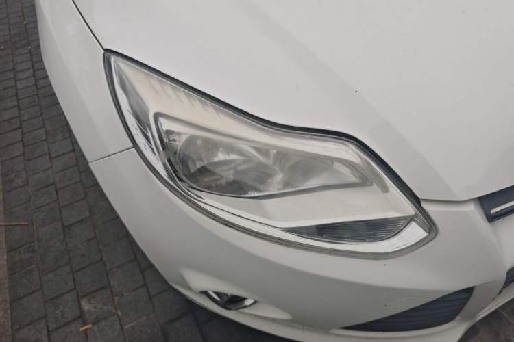 Used Ford Focus 2012 Sedan 1.6L Automatic Fashion Edition Right Front Headlight