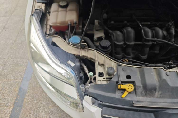 Used Ford Focus 2012 Sedan 1.6L Automatic Comfort Model Right Front Headlight