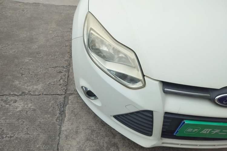 Used Ford Focus 2012 Sedan 1.6L Automatic Fashion Edition Right Front Headlight