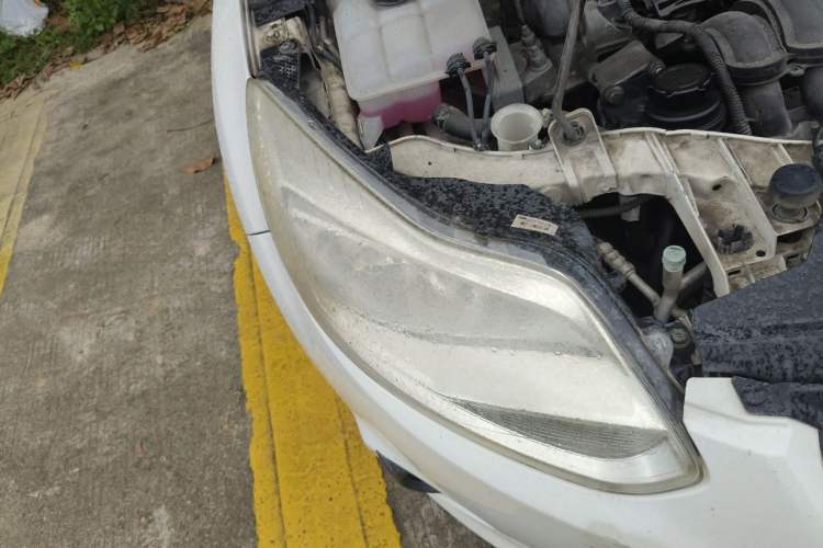 Used Ford Focus 2012 Hatchback 1.6L Automatic Comfort Model Right Front Headlight