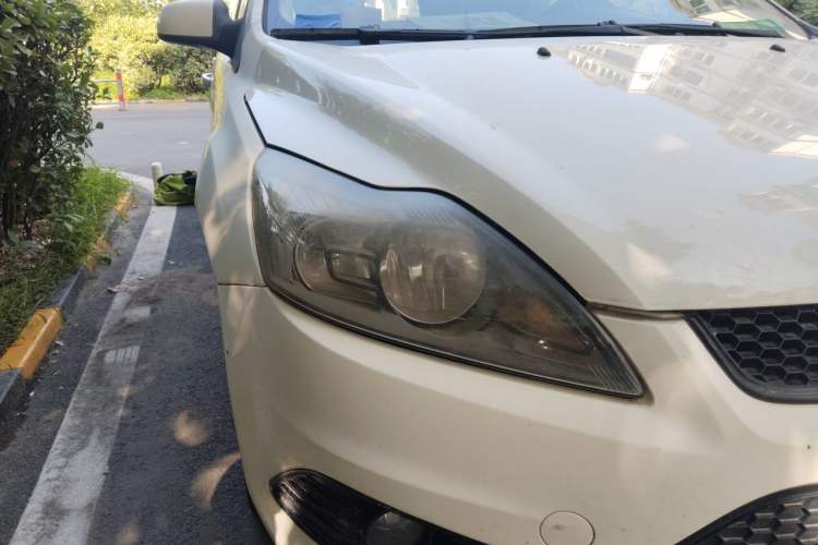 Used Ford Focus 2012 Hatchback Classic 1.8L Manual Fashion Edition Right Front Headlight