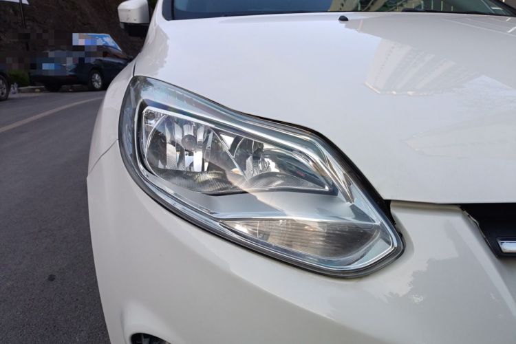 Used Ford Focus 2012 Hatchback 1.6L Manual Comfort Model Right Front Headlight