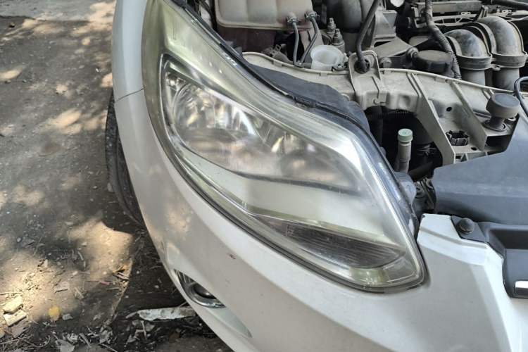 Used Ford Focus 2012 Sedan 1.6L Automatic Fashion Edition Right Front Headlight