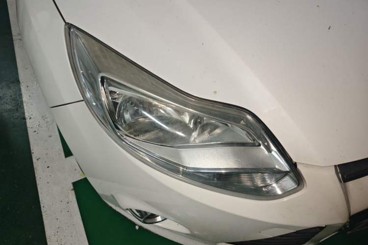 Used Ford Focus 2012 Hatchback 1.6L Automatic Fashion Edition Right Front Headlight