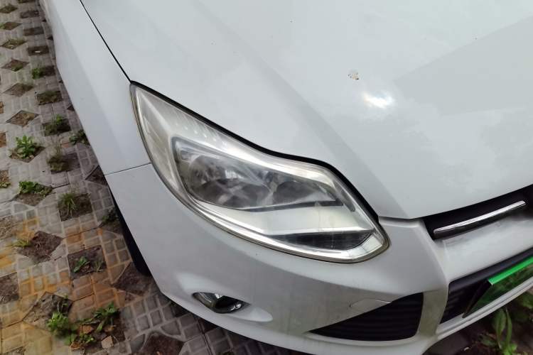 Used Ford Focus 2012 Sedan 1.6L Automatic Fashion Edition Right Front Headlight
