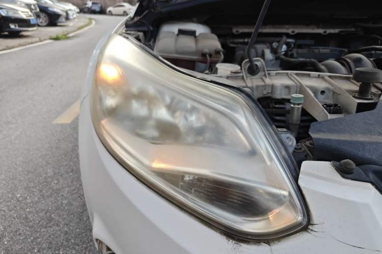 Used Ford Focus 2012 Hatchback 1.6L Manual Fashion Edition Right Front Headlight