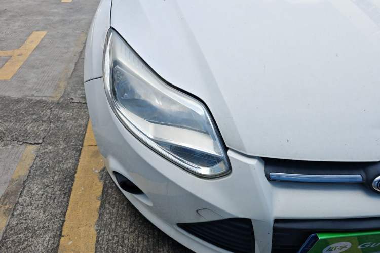 Used Ford Focus 2012 Hatchback 1.6L Automatic Comfort Model Right Front Headlight
