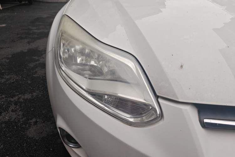 Used Ford Focus 2012 Sedan 1.6L Automatic Fashion Edition Right Front Headlight