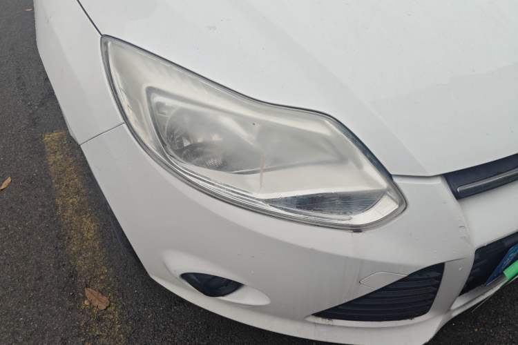 Used Ford Focus 2012 Hatchback 1.6L Automatic Comfort Model Right Front Headlight