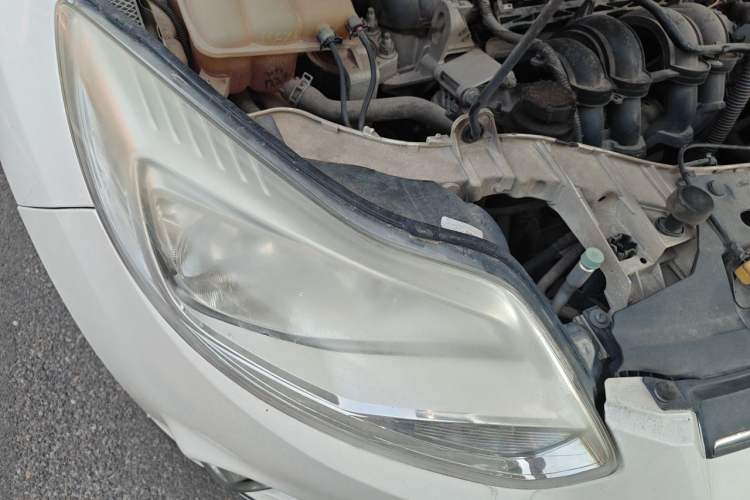 Used Ford Focus 2012 Sedan 1.6L Automatic Fashion Edition Right Front Headlight