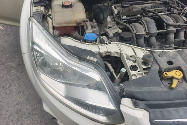 Used Ford Focus 2012 Sedan 1.6L Automatic Fashion Edition Right Front Headlight