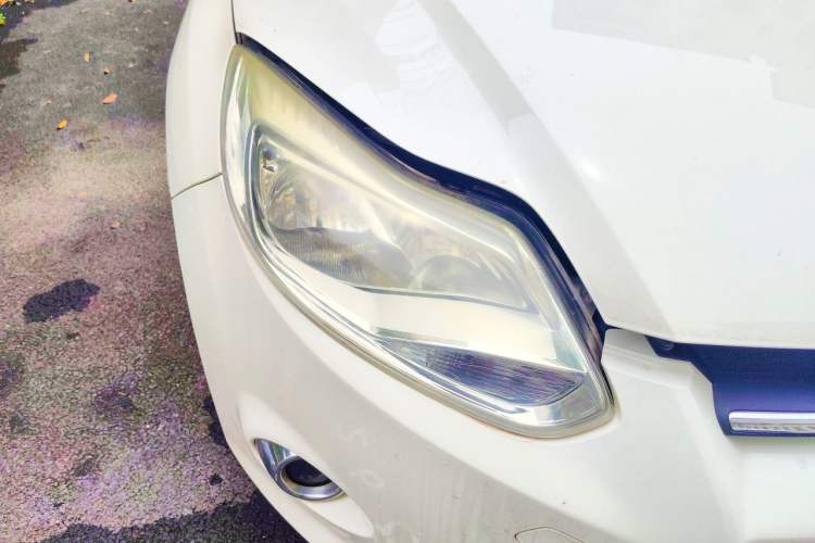 Used Ford Focus 2012 Hatchback 1.6L Automatic Fashion Edition Right Front Headlight