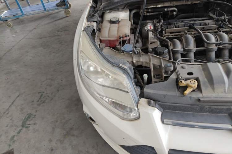 Used Ford Focus 2012 Sedan 1.6L Automatic Fashion Edition Right Front Headlight
