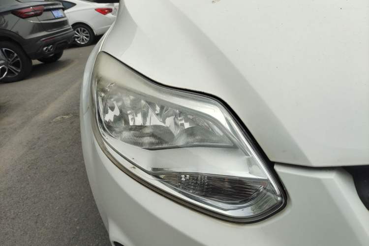 Used Ford Focus 2012 Hatchback 1.6L Automatic Comfort Model Right Front Headlight