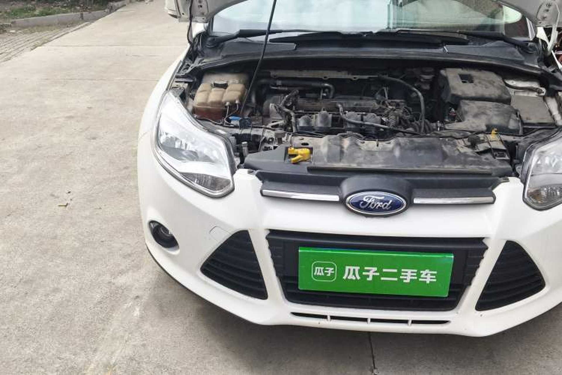 Used Ford Focus 2012 Sedan 1.6L Manual Comfort Model Right Front Headlight