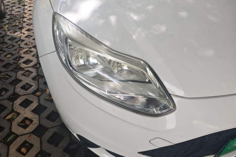 Used Ford Focus 2012 Hatchback 1.6L Manual Comfort Model Right Front Headlight