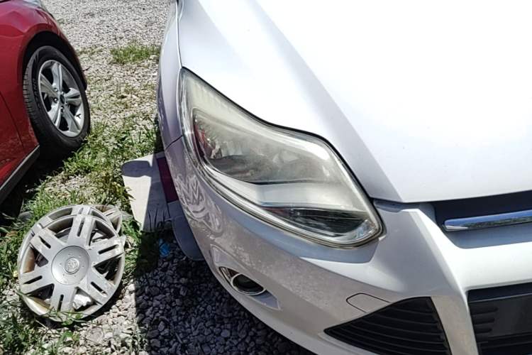 Used Ford Focus 2012 Sedan 1.6L Automatic Comfort Model Right Front Headlight