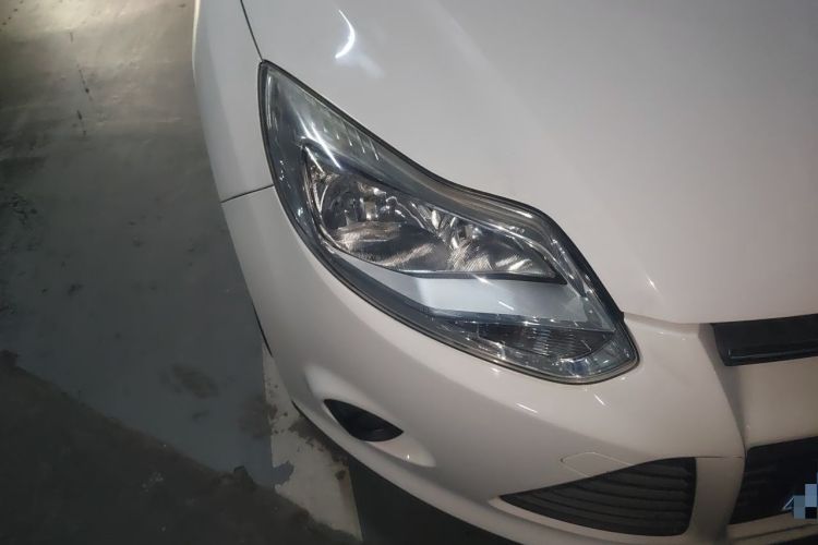 Used Ford Focus 2012 Hatchback 1.6L Automatic Comfort Model Right Front Headlight